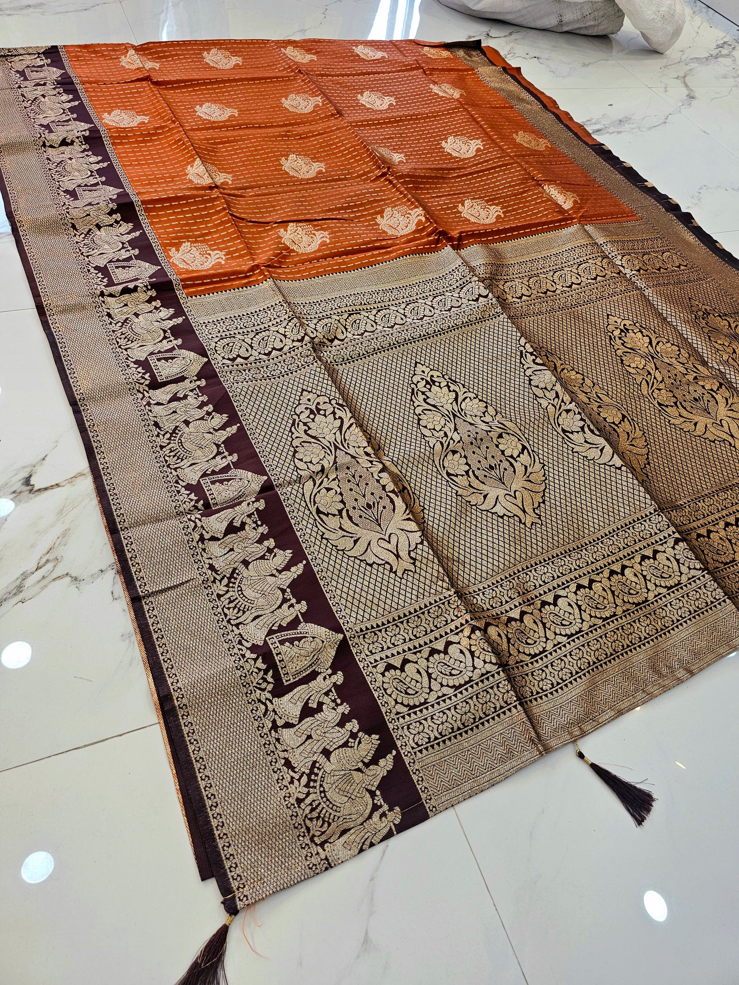 Saree un stiched blouse code SLS 681