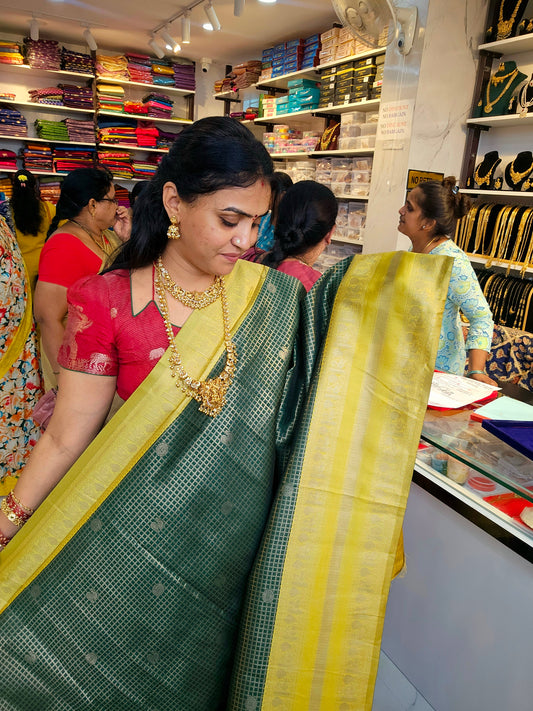 Saree un stiched blouse code 693