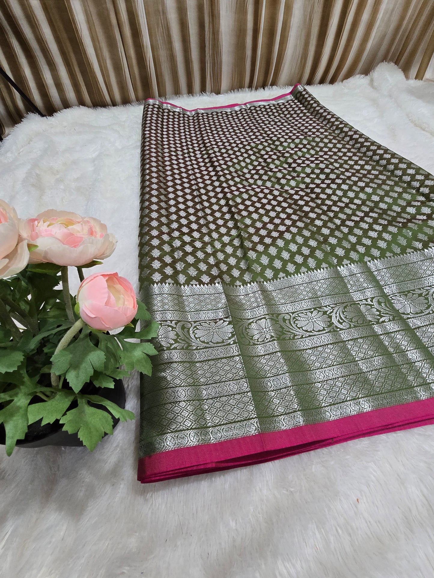Saree un stiched blouse code SLS 640