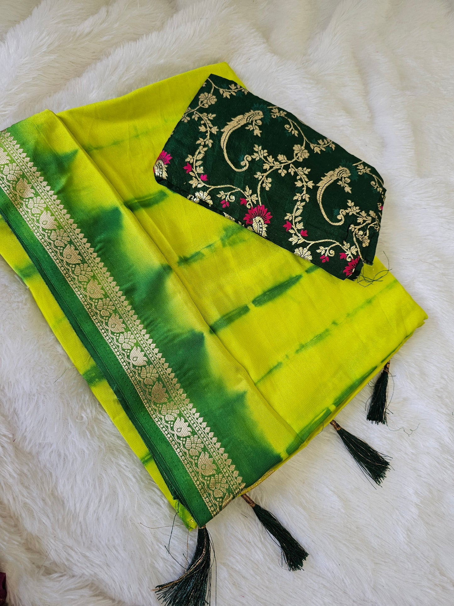 Saree un stiched blouse code SLS 381