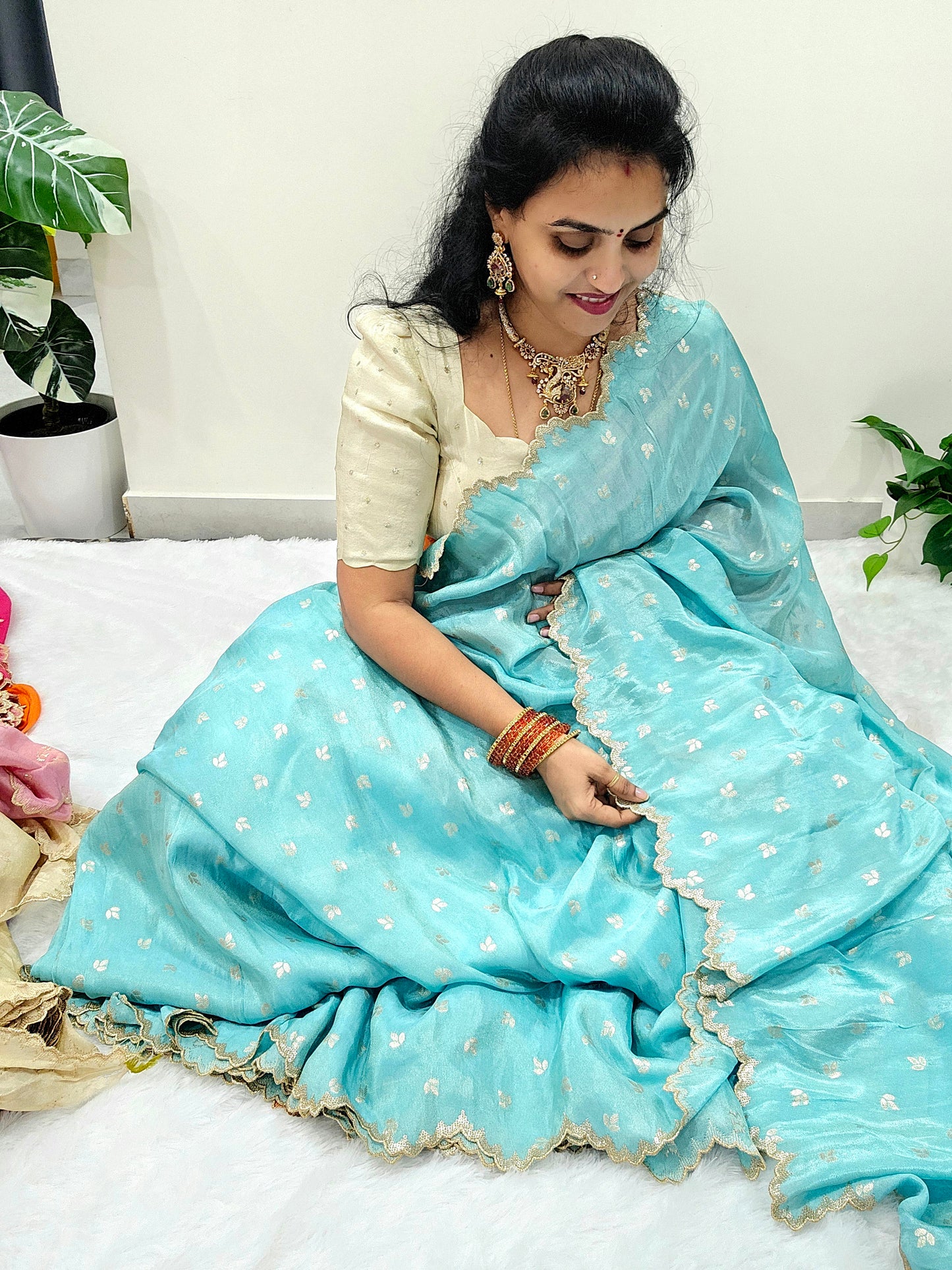 Saree  stiched blouse  ranning blouse (6.5 meters ) code SLS 195