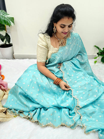 Saree  stiched blouse  ranning blouse (6.5 meters ) code SLS 195