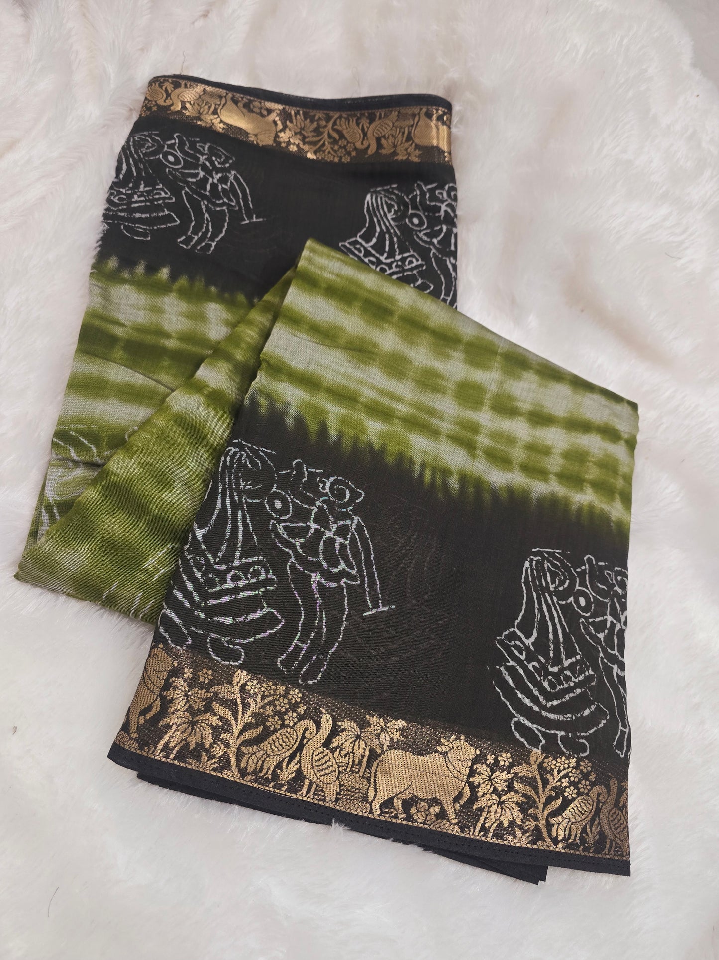 Mahendi green Saree un stiched blouse SLS code 371