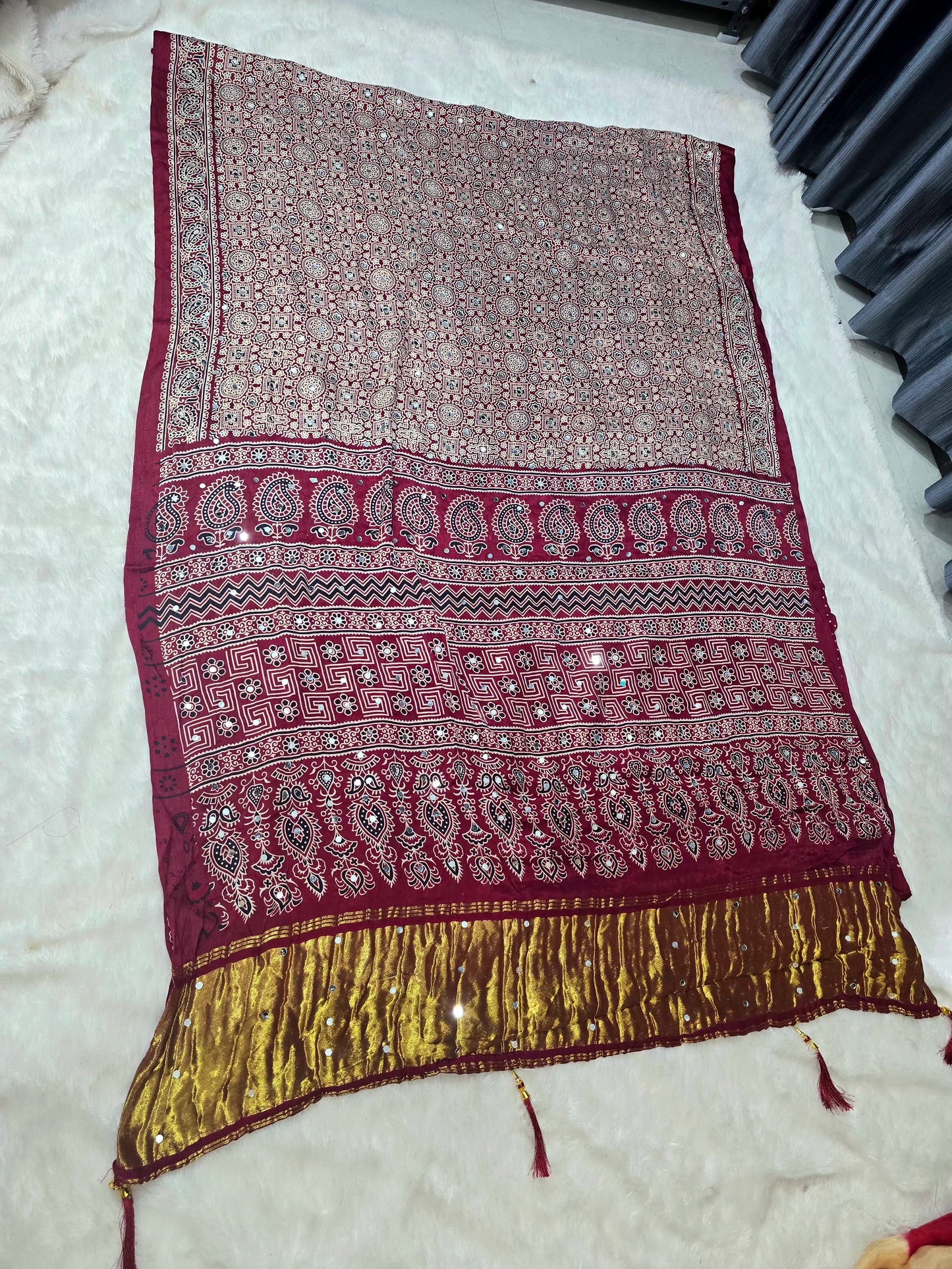 Wine mix meroon color  Saree un stiched blouse code SLS  651