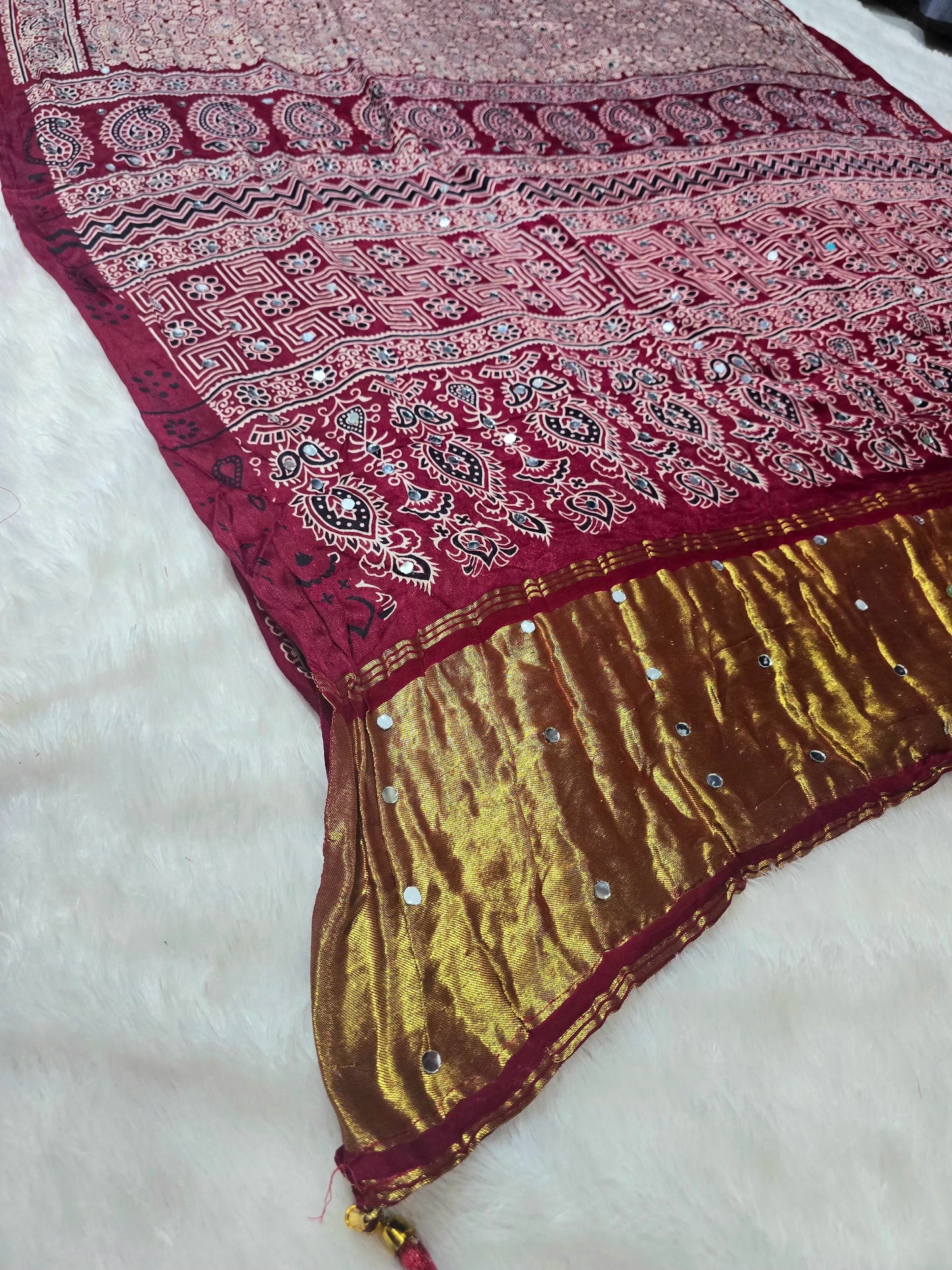 Wine mix meroon color  Saree un stiched blouse code SLS  651