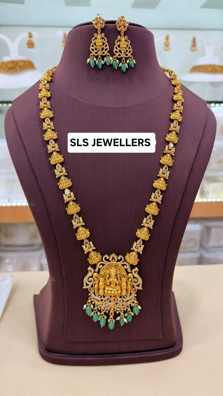 Long set with earinges code SLS 113J