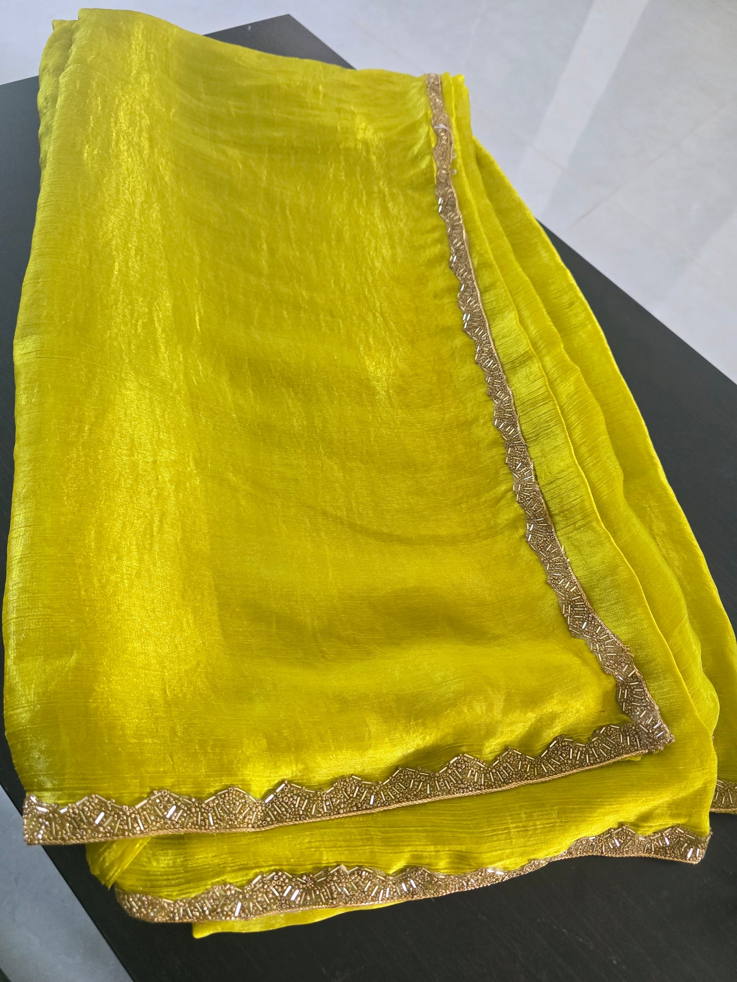 Pasaragreen colour Saree un stiched blouse code SLS 312
