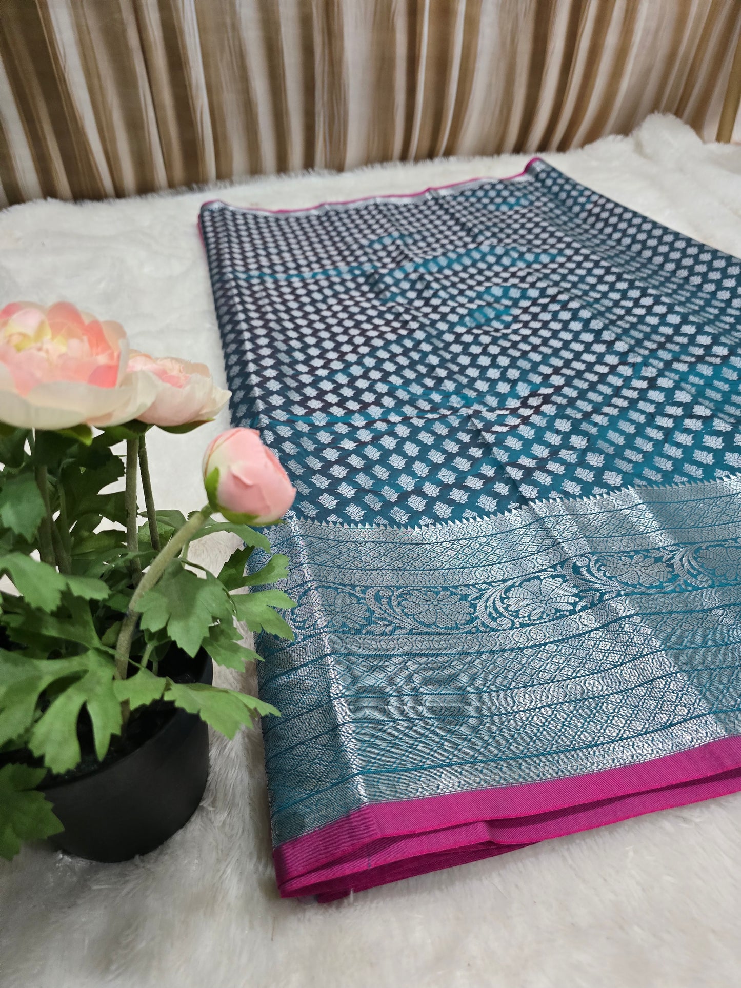 Saree un stiched blouse code SLS 640