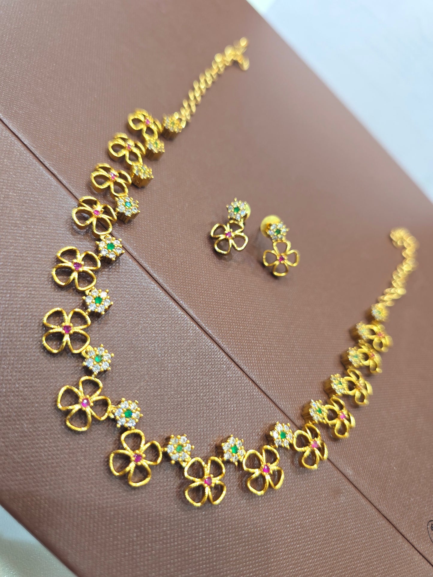 Neck set with earrings Code SLS282J