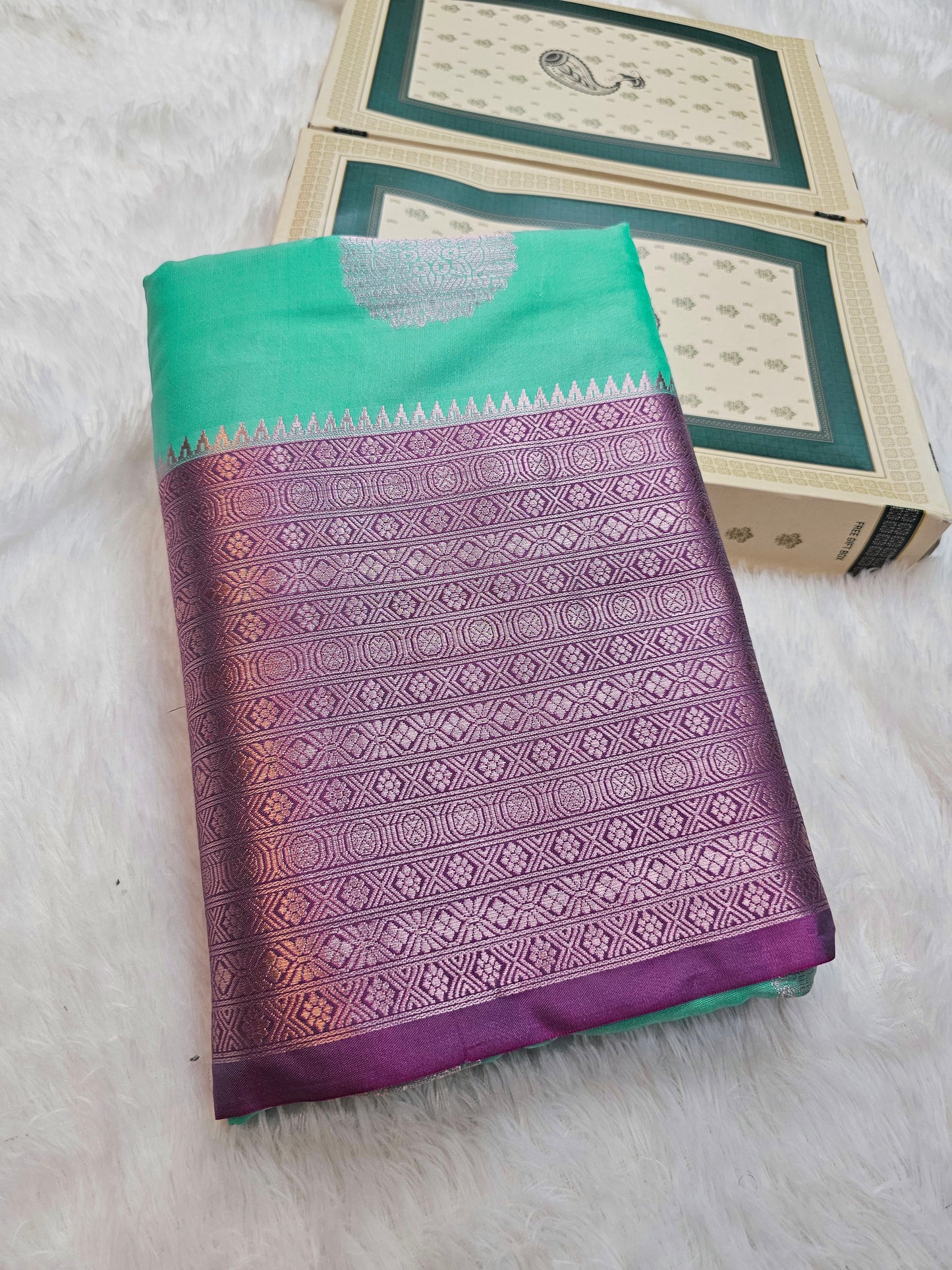 Saree un stiched blouse code SLS 560