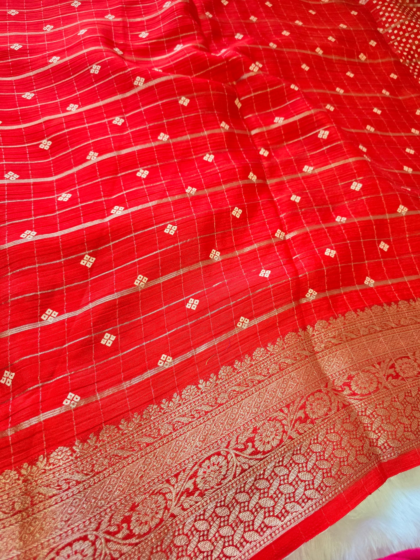 Red color Saree un stiched blouse code SLS 296