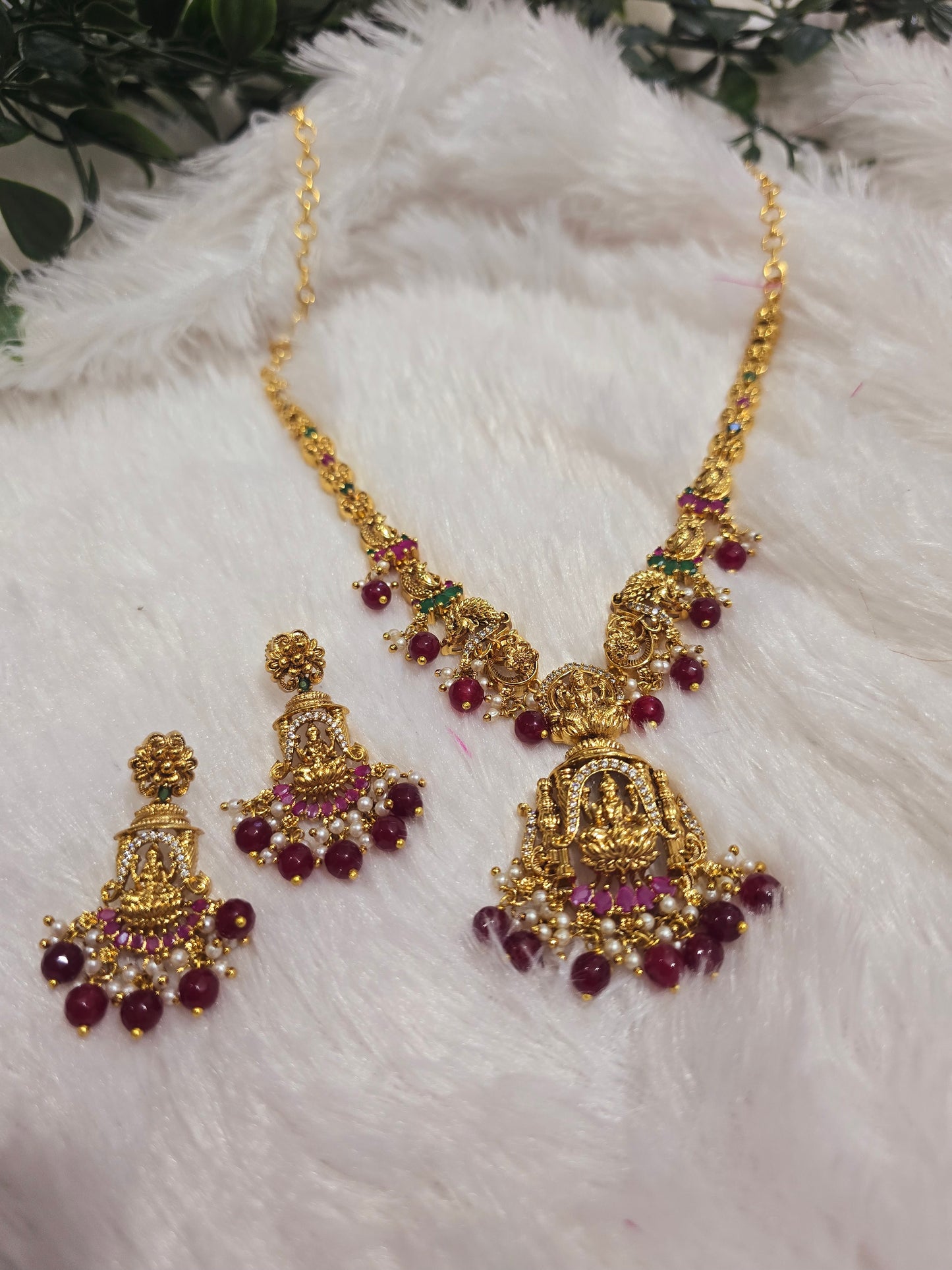 Rubi Neck set with earrings Code SLS 353J
