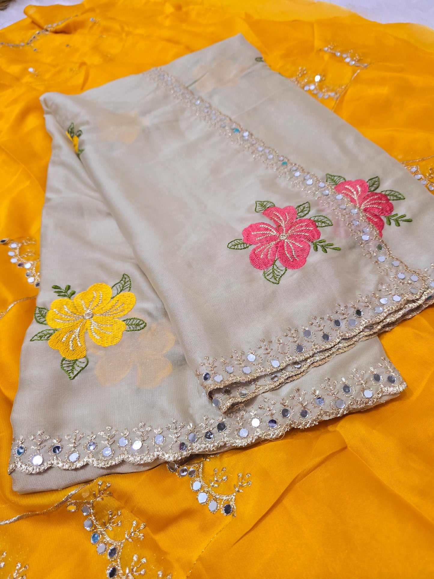 Saree un stiched blouse code SLS 371