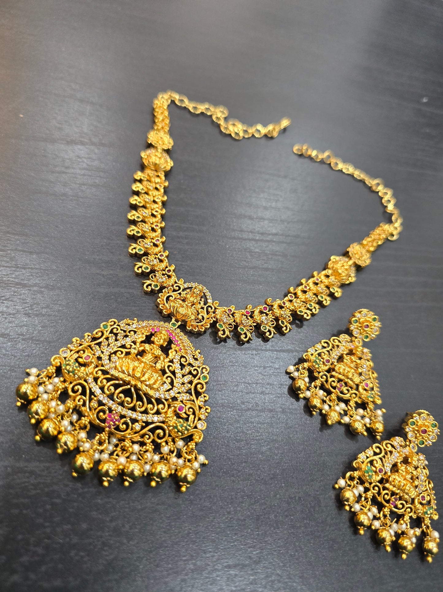 Neck set with earrings code SLS 409J
