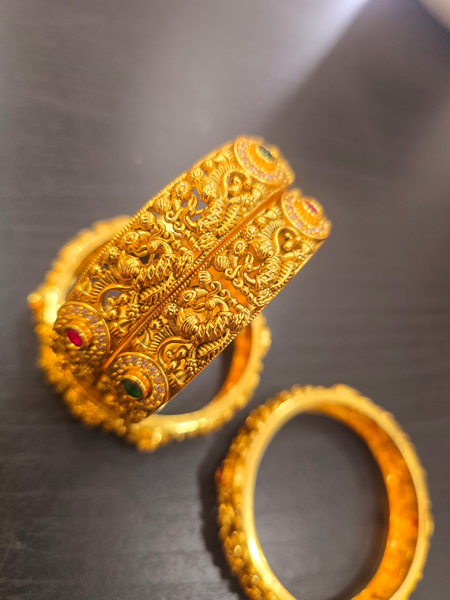 2 bangels  code SLS 353 J