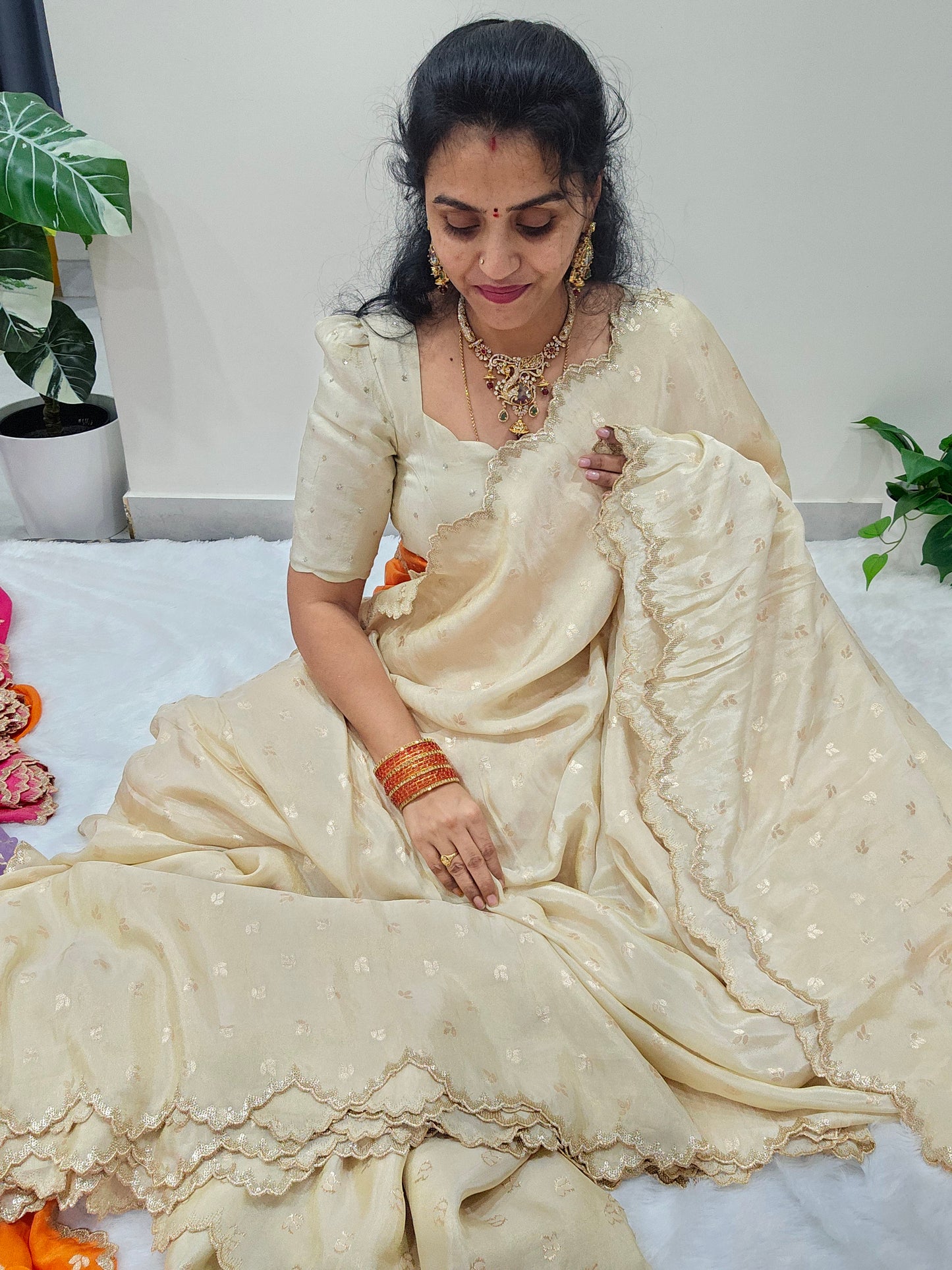Saree  stiched blouse  ranning blouse (6.5 meters ) code SLS 195