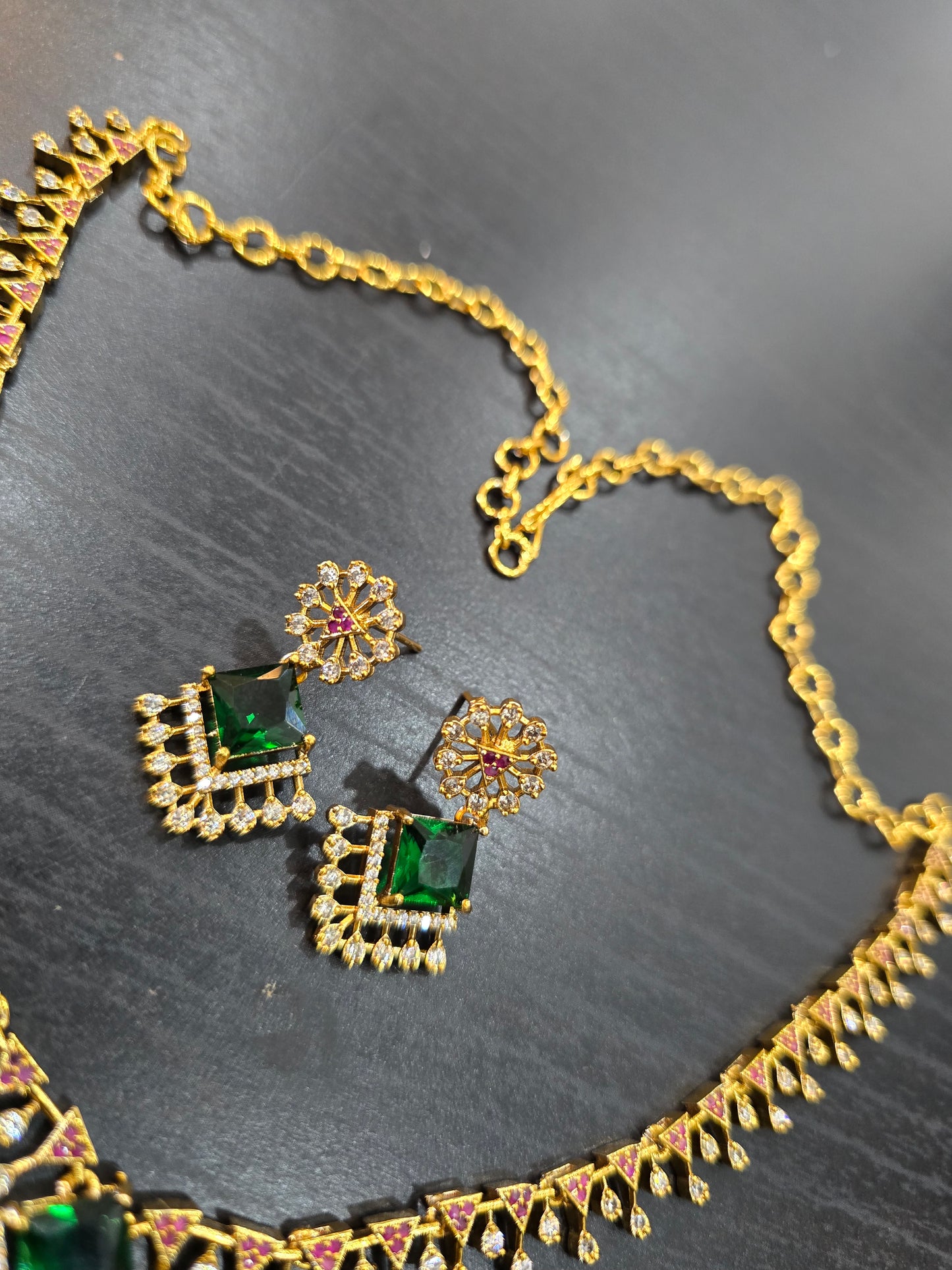 Green Neck set with earinges code SLS 512J
