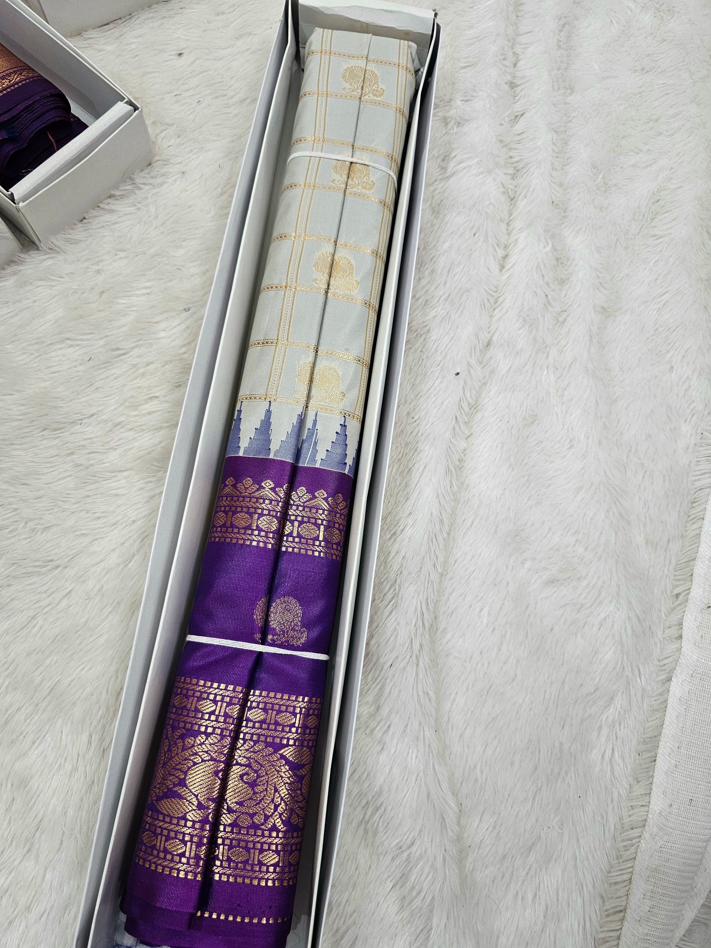 Saree un stiched blouse code SLS 584
