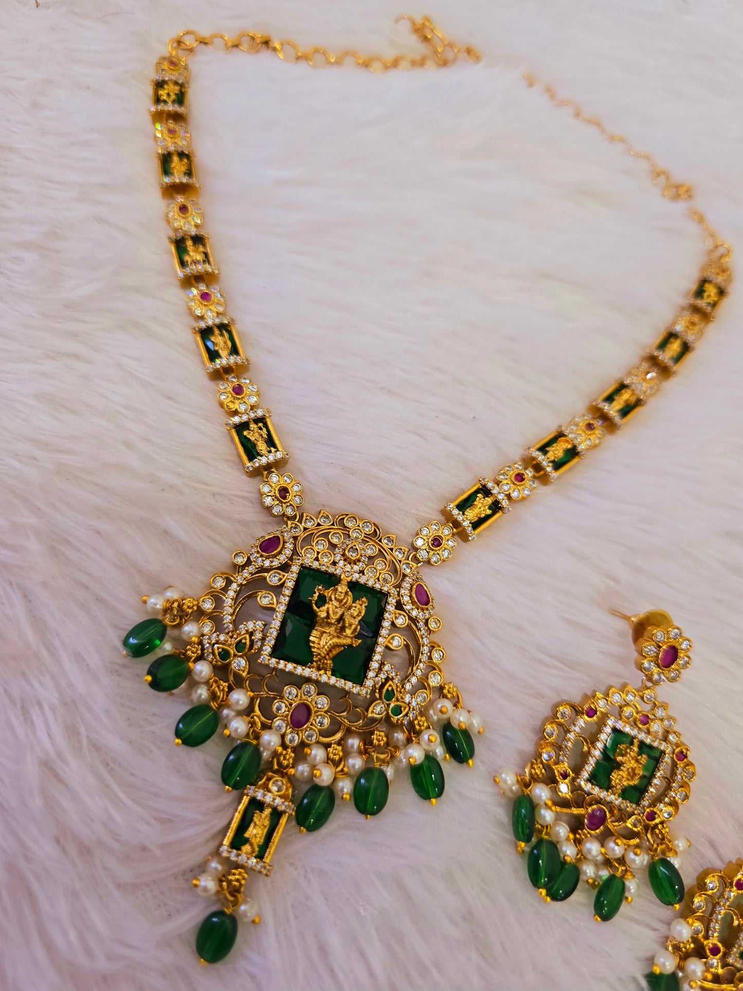 Neck set with earrings code SLS 730J