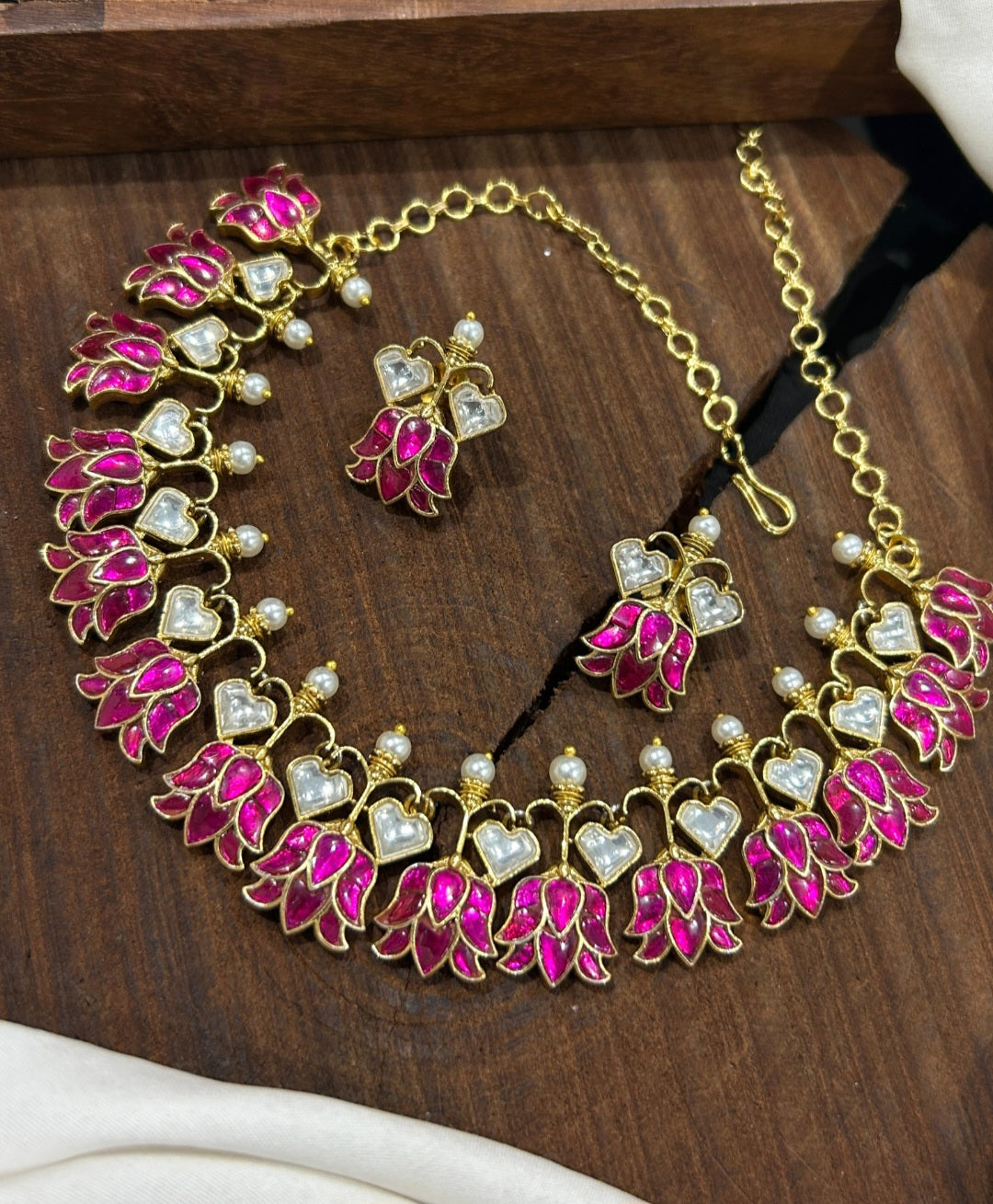 Real Jadau  Neck set with earrings SLS code 331 J