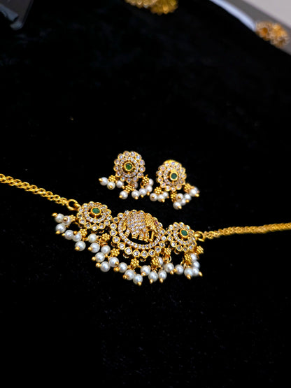 Choker white  code SLS 709J