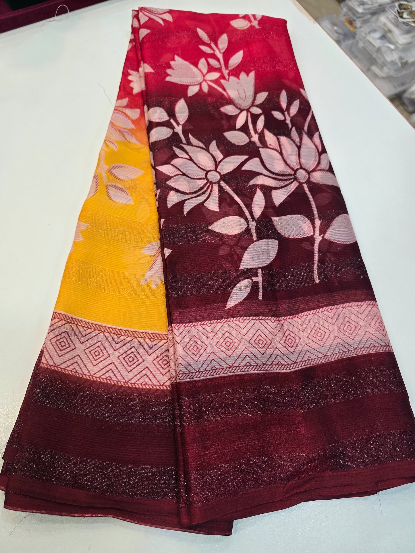 Code SLS 220 saree un stiched blouse