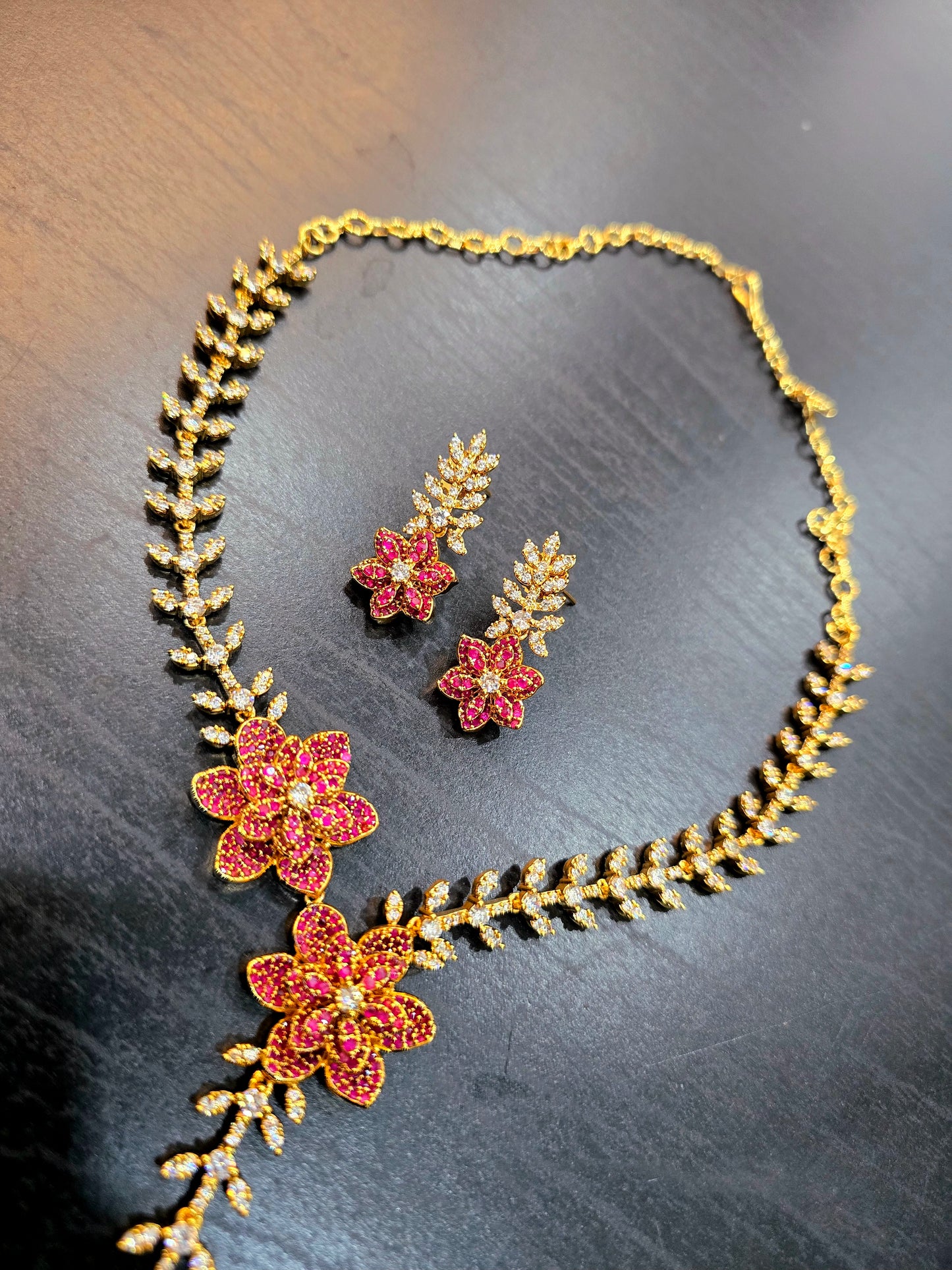 Neck set with earrings green code SLS 381J
